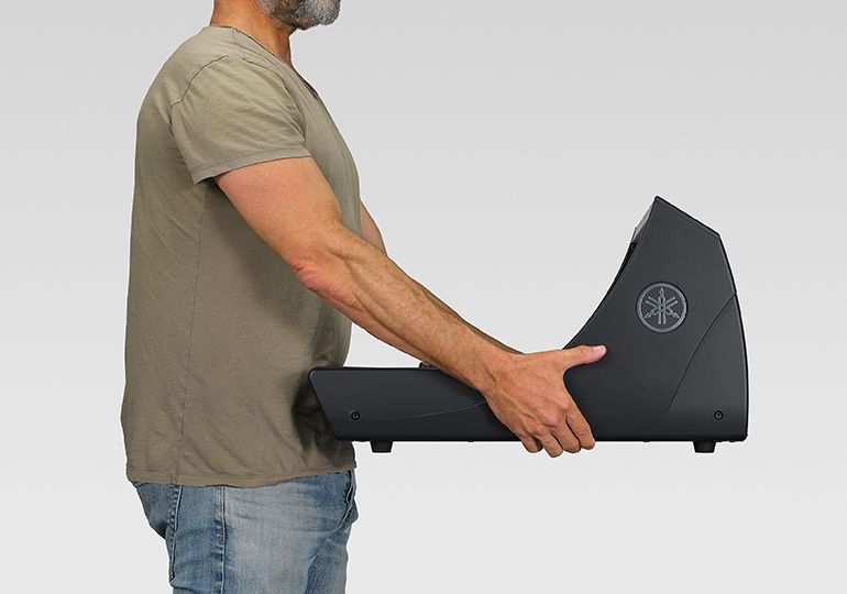 Yamaha Digital Mixing Console DM7: 結(jié)構(gòu)緊湊且重量輕，便于安裝和運(yùn)輸